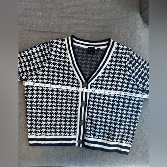 Devotion by Cyrus Houndstooth Cardigan - Picture 5 of 5